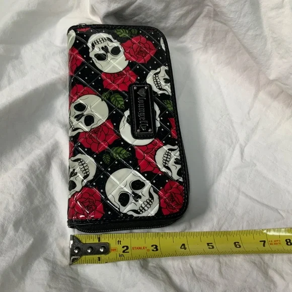 Loungefly Wallet Roses and Skulls - Picture 5 of 6